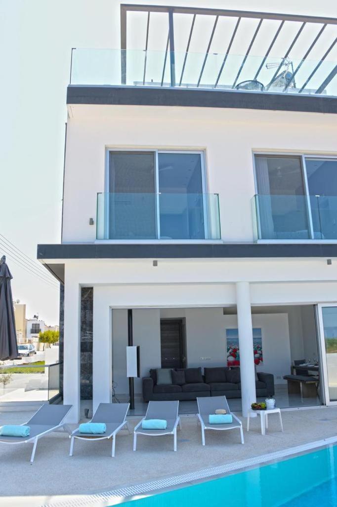 Seaside Luxury Villa Paralímni Extérieur photo