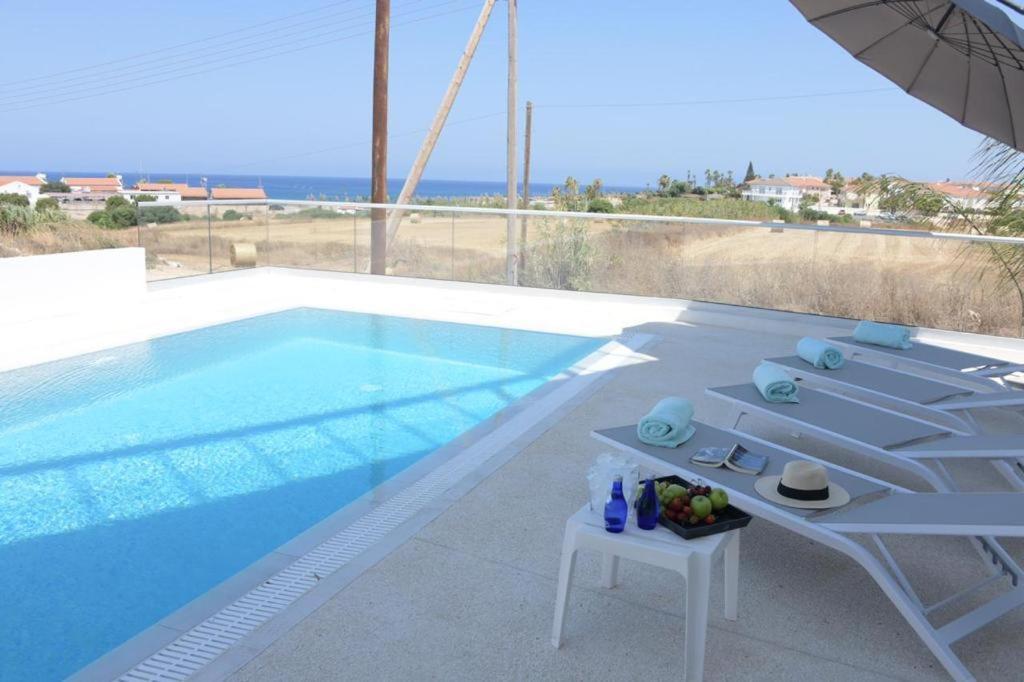Seaside Luxury Villa Paralímni Extérieur photo